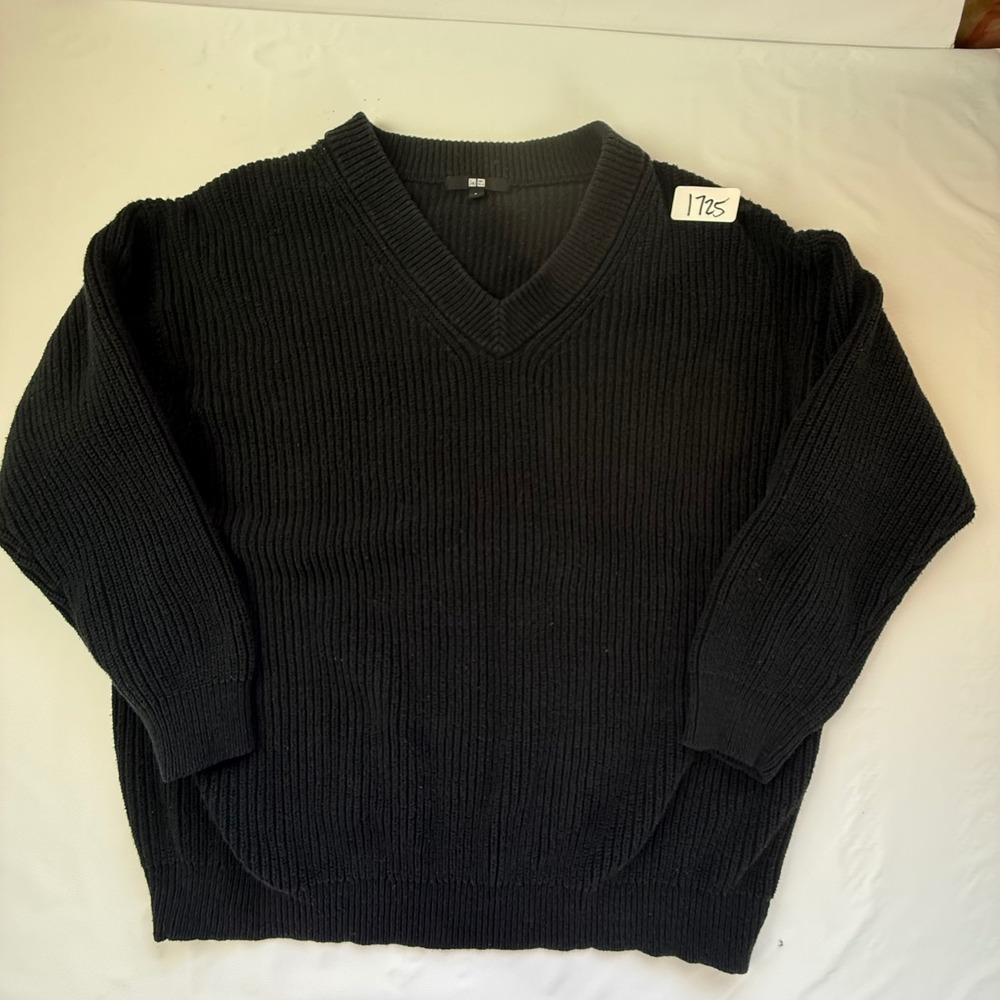 Uniqlo V-Neck Sweater Mens Large Black Ribbed Knit Relaxed Fit Pullover Item